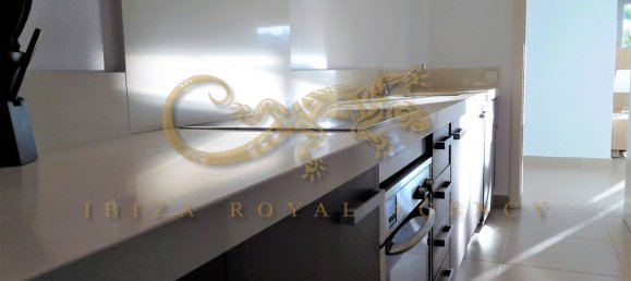 3 غرف نوم شقة في Talamanca, Spain رقم 895 10