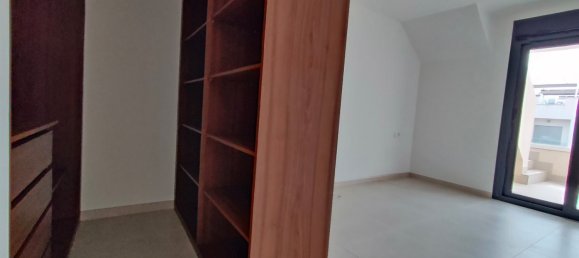 Apartamento de 2 dormitorios en Torrevieja, Spain No. 285359 4