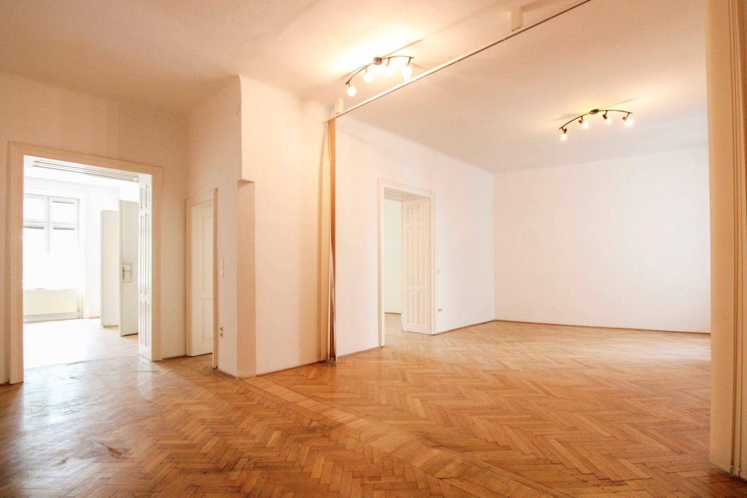 3 bedrooms Apartment in Wahring, Austria No. 137132