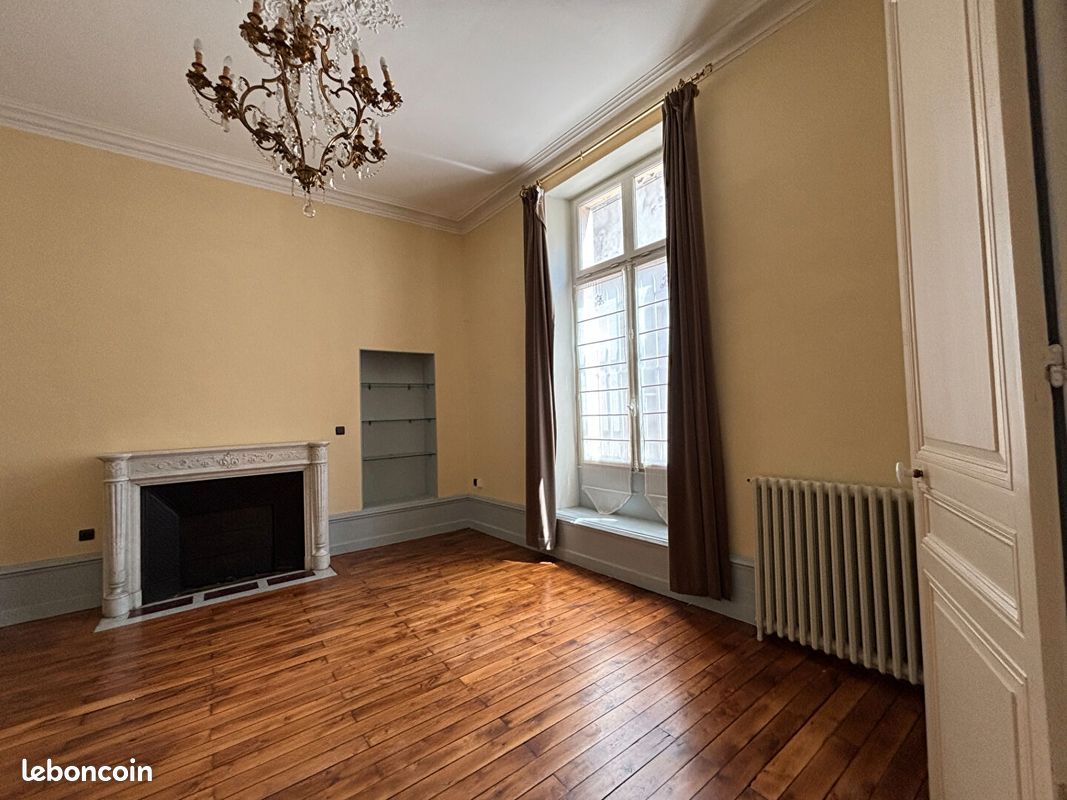 4 chambres Maison à Bourges, France No. 258747