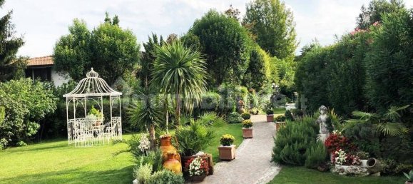 2 bedrooms Villa in Padenghe sul Garda, Italy No. 238898 6