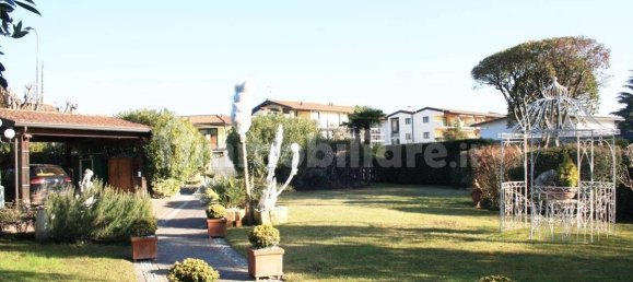 2 bedrooms Villa in Padenghe sul Garda, Italy No. 238898 4