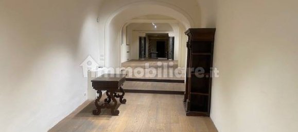 2 rooms Commercial property in Florence, Italy No. 220293 3