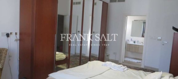 3 غرف نوم طابقين في Swieqi, Malta رقم 9989 8