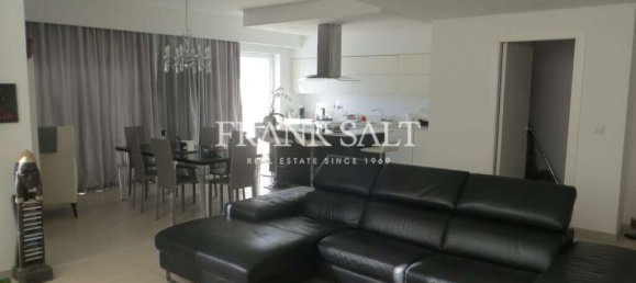 3 غرف نوم طابقين في Swieqi, Malta رقم 9989 6