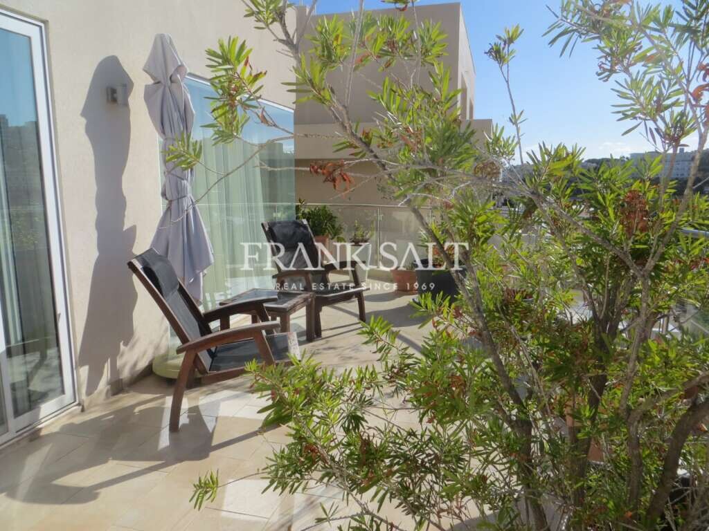 3 غرف نوم طابقين في Swieqi, Malta رقم 9989