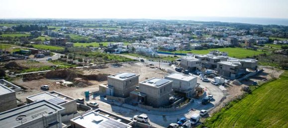 3 bedrooms Villa in Geroskípou, Cyprus No. 18548 4