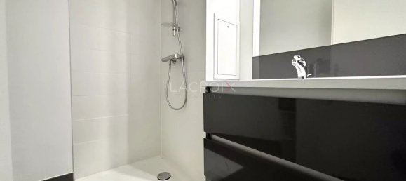 3 bedrooms Apartment in Gentilly, France No. 181459 13