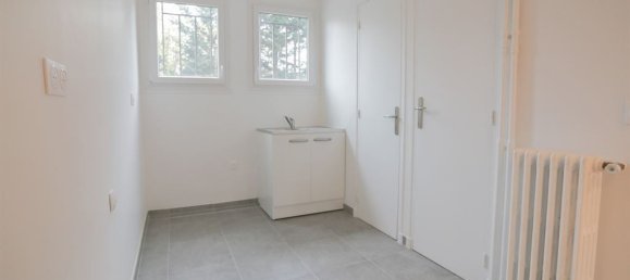 Квартира с 2 спальнями в Коломб, Франция № 180766 4