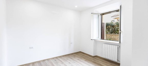 Квартира с 2 спальнями в Чампино, Италия № 21320 8