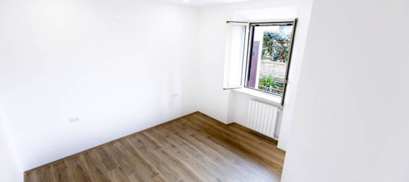 Квартира с 2 спальнями в Чампино, Италия № 21320 9