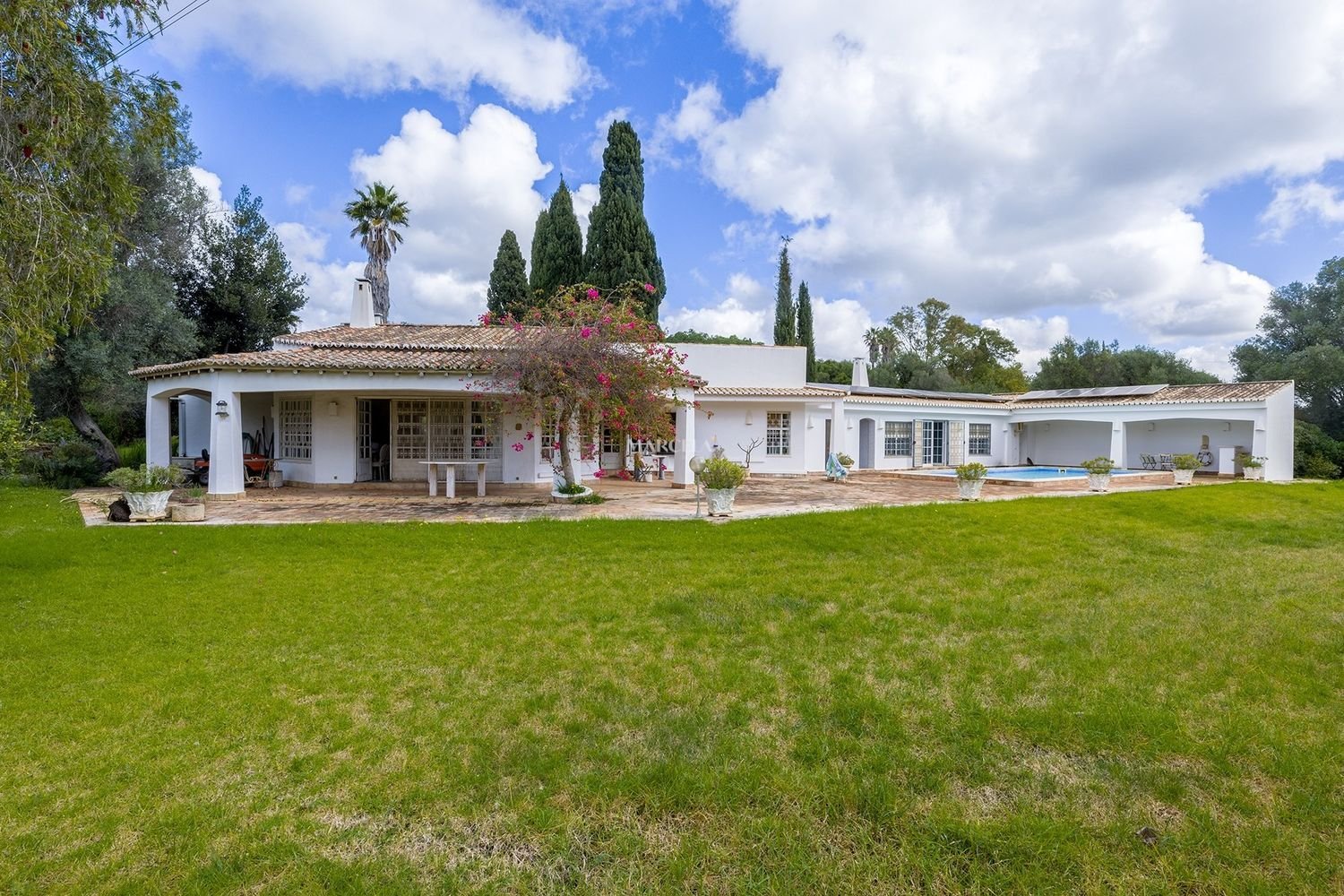 4 bedrooms House in Mexilhoeira Grande, Portugal No. 100140