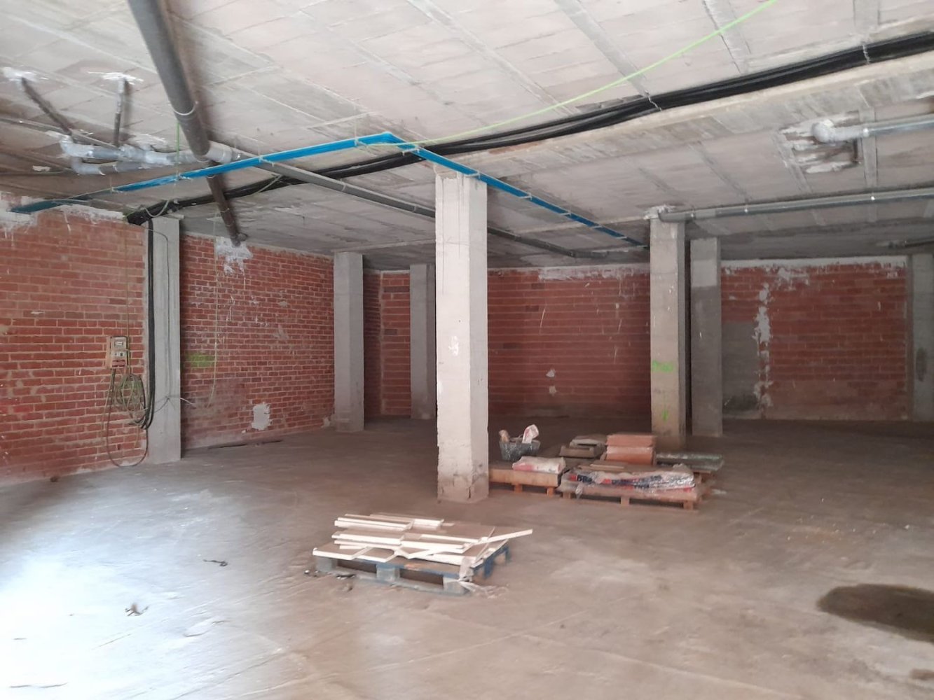 266m² Commercial property in Torrent, Spain No. 137820