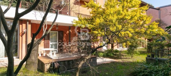 6 rooms Villa in Busto Arsizio, Italy No. 140487 2