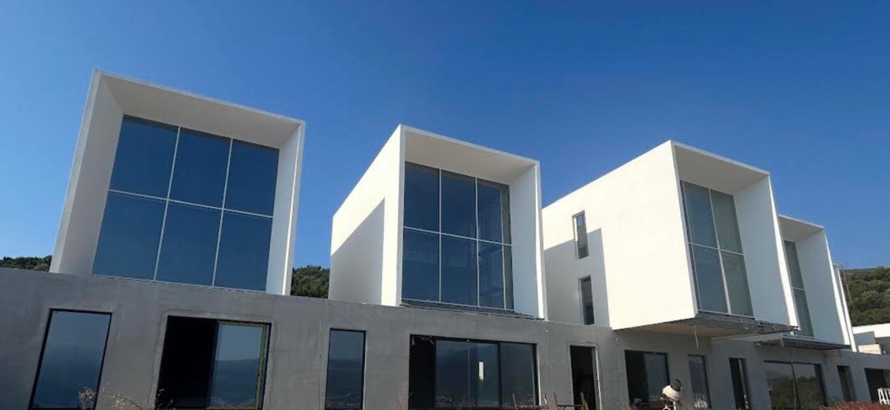 2 bedrooms House in Tivat, Montenegro No. 2015