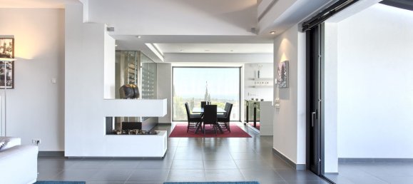 5 bedrooms Villa in Marbella, Spain No. 3242 7