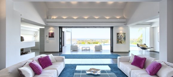 5 bedrooms Villa in Marbella, Spain No. 3242 3