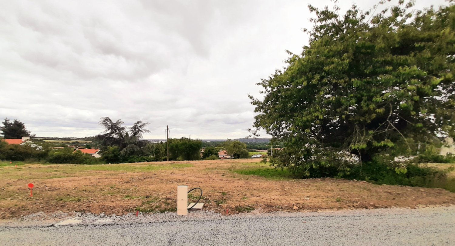  قطعة أرض في Maine-et-Loire, France رقم 96770