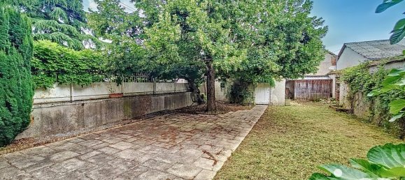 6 bedrooms House in Gien, France No. 61093 2