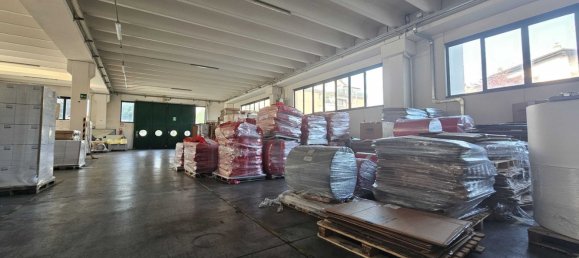 Склад 2300м² в Галларате, Италия № 263889 7