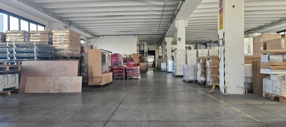 Склад 2300м² в Галларате, Италия № 263889 13