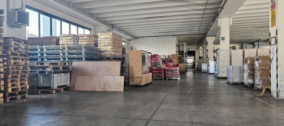 Склад 2300м² в Галларате, Италия № 263889 14