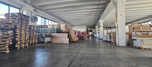 Склад 2300м² в Галларате, Италия № 263889 15