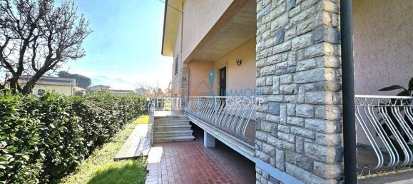 3 bedrooms Villa in Montignoso, Italy No. 48885 2