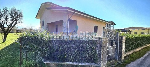 3 bedrooms Villa in Montignoso, Italy No. 48885 5