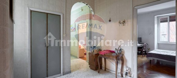 4 bedrooms Apartment in Rome, Italy No. 315099 3
