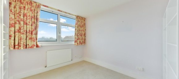 2 bedrooms Apartment in London, United Kingdom No. 9930 4