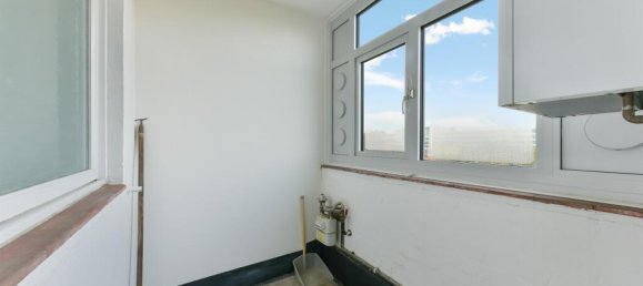 2 bedrooms Apartment in London, United Kingdom No. 9930 12