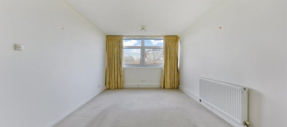 2 bedrooms Apartment in London, United Kingdom No. 9930 2