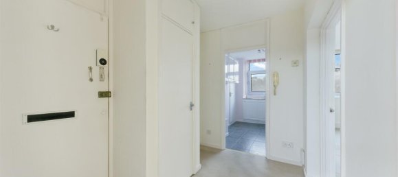 2 bedrooms Apartment in London, United Kingdom No. 9930 6