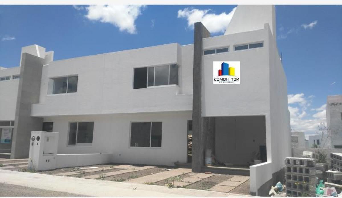 Casa de 3 dormitorios en Querétaro, Mexico No. 163064