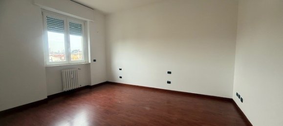 Studio in Monza, Italy No. 55399 11