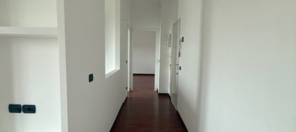 Studio in Monza, Italy No. 55399 7