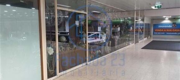 1100m² Commercial property in Porto, Portugal No. 60092 21