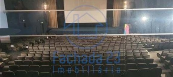 1100m² Commercial property in Porto, Portugal No. 60092 17