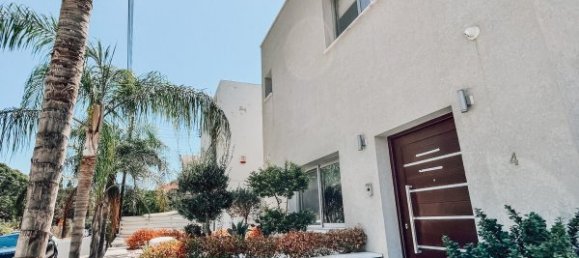 4 rooms Apartment in Limassol, Cyprus No. 13210 2