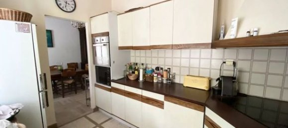 Casa de 5 dormitorios en Courbevoie, France No. 277886 2