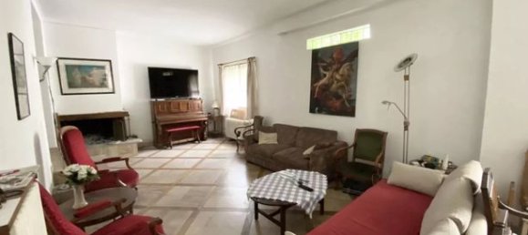 Casa de 5 dormitorios en Courbevoie, France No. 277886 3