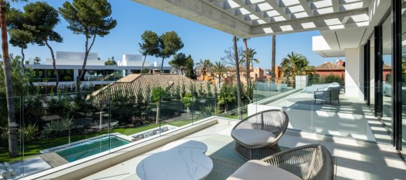 6 bedrooms Villa in Marbella, Spain No. 106192 15