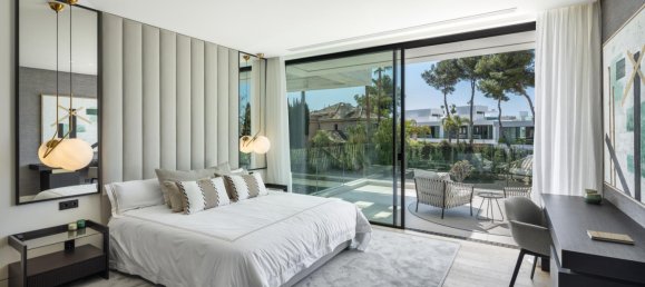 6 bedrooms Villa in Marbella, Spain No. 106192 16