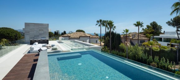 6 bedrooms Villa in Marbella, Spain No. 106192 2