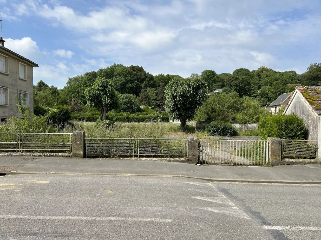 435m² Land in Villers-Cotterets, France No. 64889