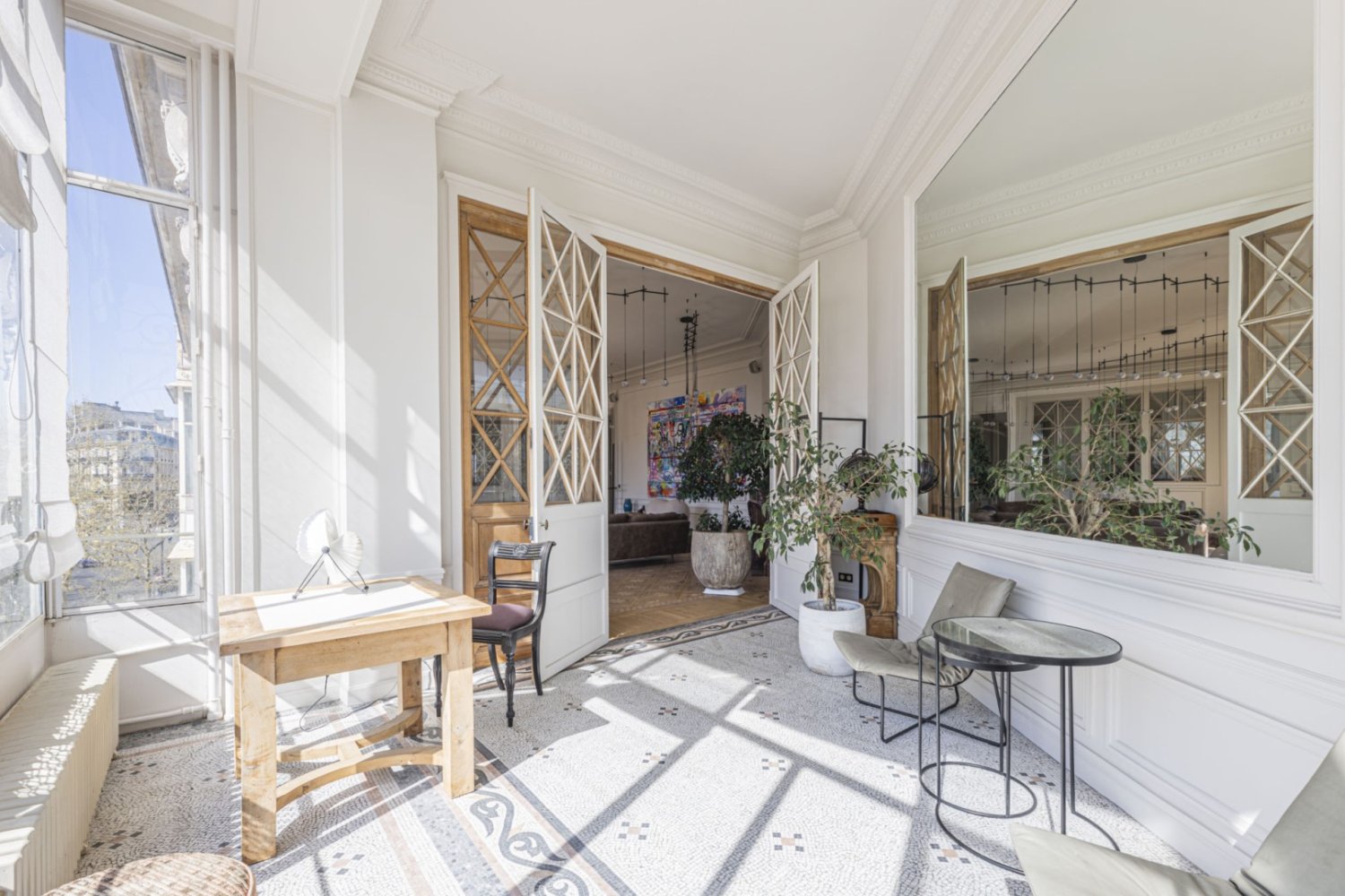 4 bedrooms Apartment in Paris, France No. 346391