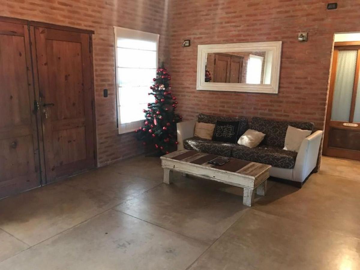 3 bedrooms House in Escobar, Argentina No. 12828