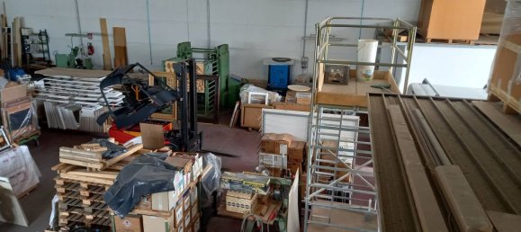 560m² Warehouse in Pisa, Italy No. 70719 2