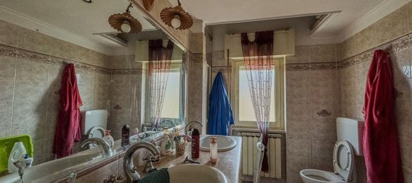 3 rooms Apartment in Rome, Italy No. 170331 13